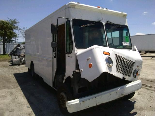 5B4KPD2U563416876 - 2006 WORKHORSE CUSTOM CHASSIS COMMERCIAL WHITE photo 1