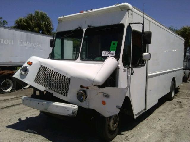 5B4KPD2U563416876 - 2006 WORKHORSE CUSTOM CHASSIS COMMERCIAL WHITE photo 2