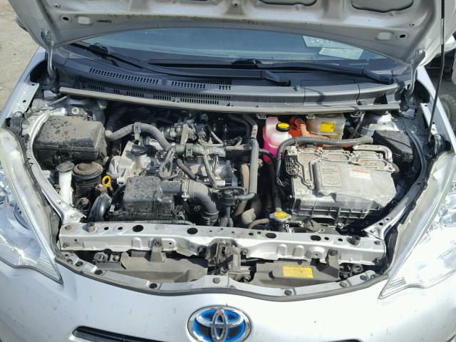 JTDKDTB32E1068856 - 2014 TOYOTA PRIUS C SILVER photo 7