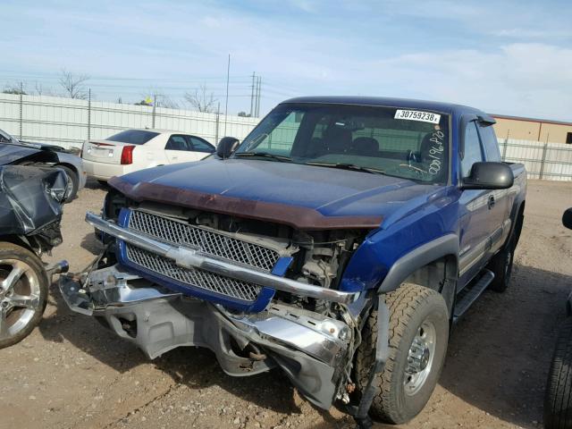 1GCHK29U13E158594 - 2003 CHEVROLET SILVERADO BLUE photo 2