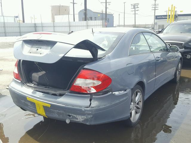 WDBTJ56H56F198213 - 2006 MERCEDES-BENZ CLK 350 GRAY photo 4