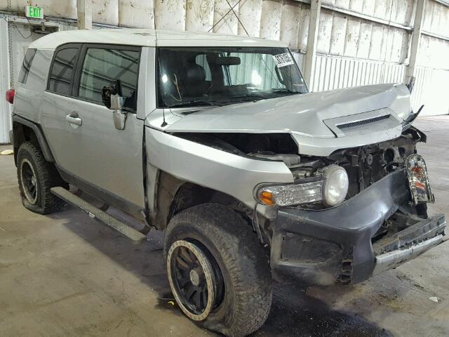 JTEZU11F170010689 - 2007 TOYOTA FJ CRUISER SILVER photo 1