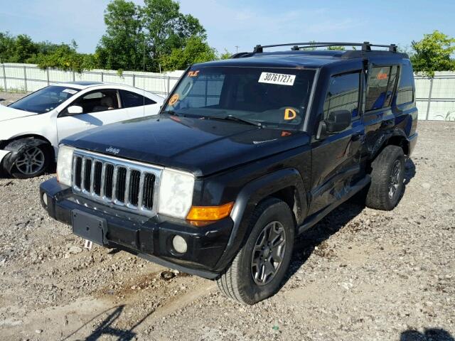 1J8HH48KX8C225604 - 2008 JEEP COMMANDER BLACK photo 2