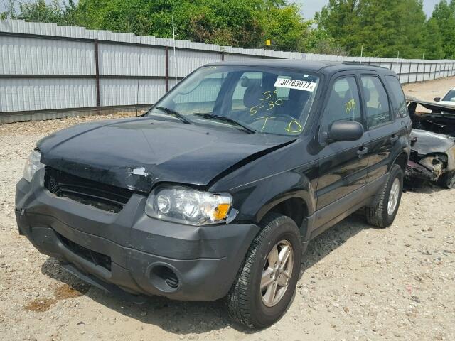 1FMCU02Z77KA74846 - 2007 FORD ESCAPE XLS BLACK photo 2