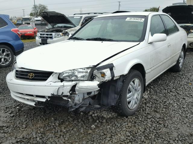 JT2BG22K5Y0487022 - 2000 TOYOTA CAMRY CE WHITE photo 2