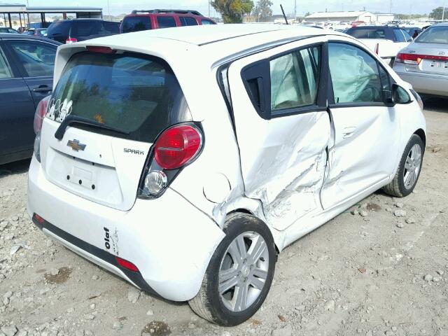 KL8CD6S92EC518190 - 2014 CHEVROLET SPARK 1LT WHITE photo 4