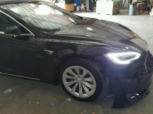 5YJSA1E18GF175668 - 2016 TESLA MODEL S Սև լուսանկար 9