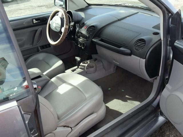 3VWCM31Y45M302898 - 2005 VOLKSWAGEN NEW BEETLE 灰色 照片 5