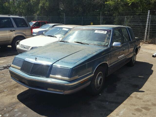 1C3XV66L6PD169404 - 1993 CHRYSLER NEW YORKER GREEN photo 2