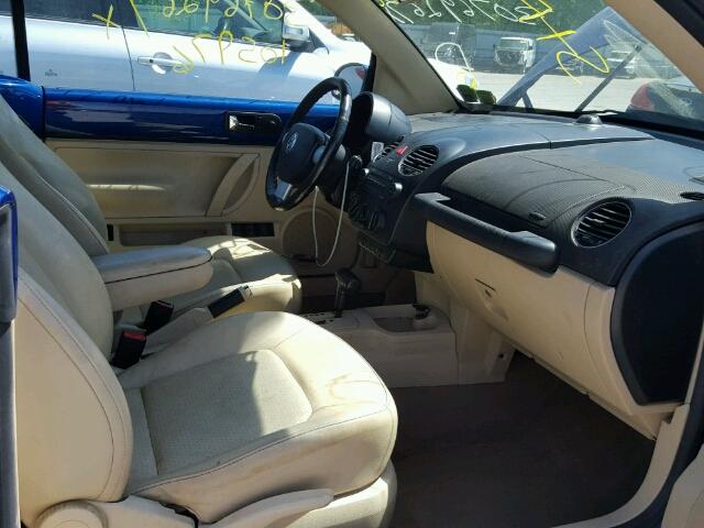 3VWRG31YX8M418015 - 2008 VOLKSWAGEN NEW BEETLE 蓝色 照片 5