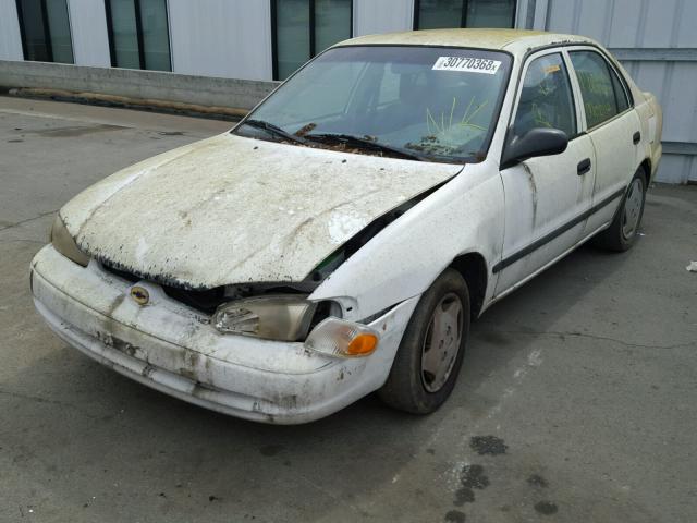 1Y1SK5281YZ433879 - 2000 CHEVROLET GEO PRIZM WHITE photo 2