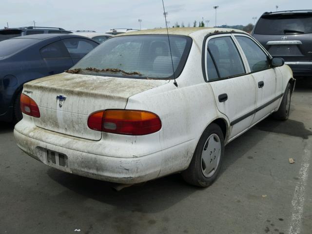 1Y1SK5281YZ433879 - 2000 CHEVROLET GEO PRIZM WHITE photo 4