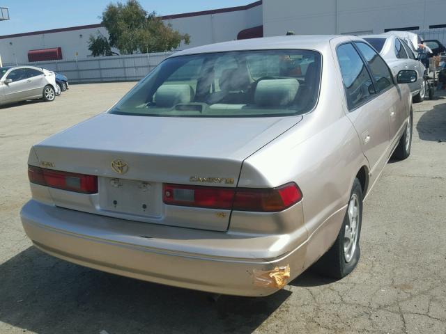 4T1BF22K8WU057951 - 1998 TOYOTA CAMRY CE SILVER photo 4