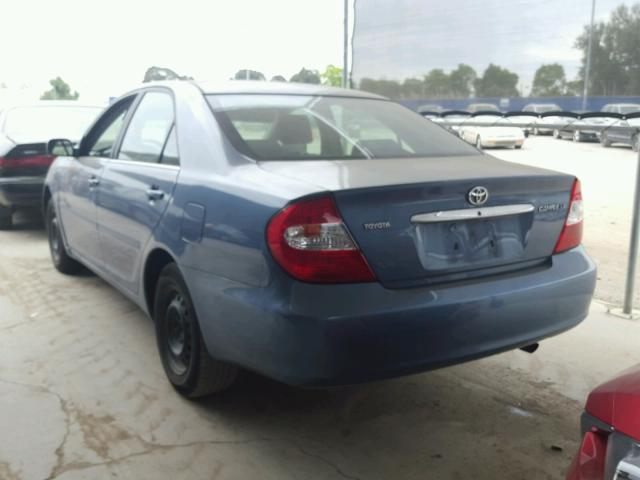 4T1BE30K23U682174 - 2003 TOYOTA CAMRY LE BLUE photo 3