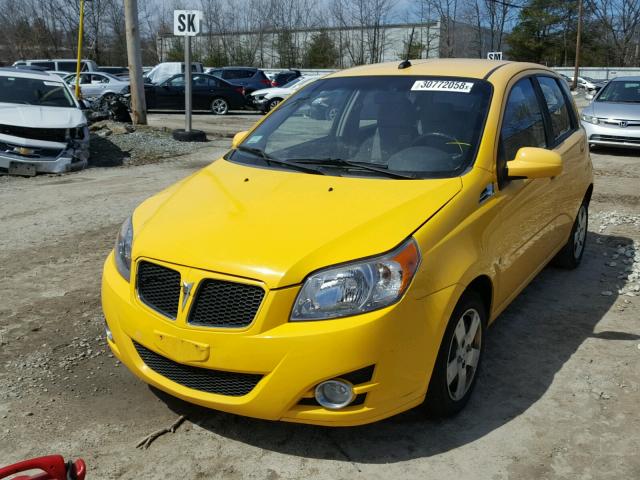 KL2TD66E09B636591 - 2009 PONTIAC G3 YELLOW photo 2