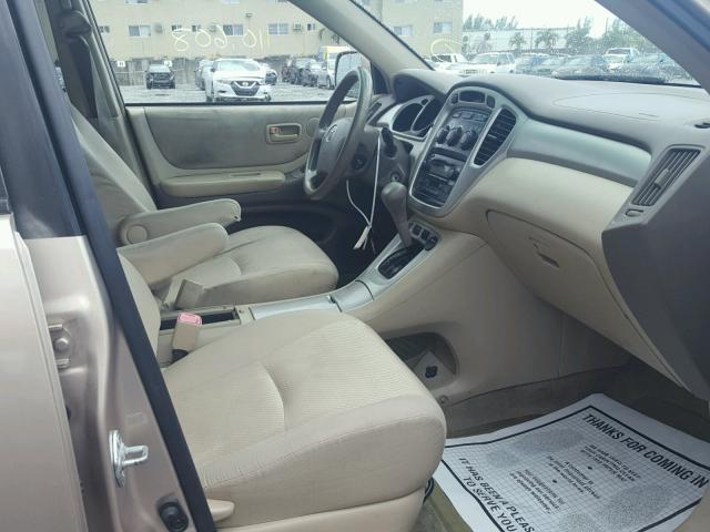 JTEGD21A060134176 - 2006 TOYOTA HIGHLANDER BEIGE photo 5