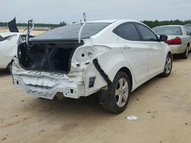 5NPDH4AEXDH380906 - 2013 HYUNDAI ELANTRA GL WHITE photo 4