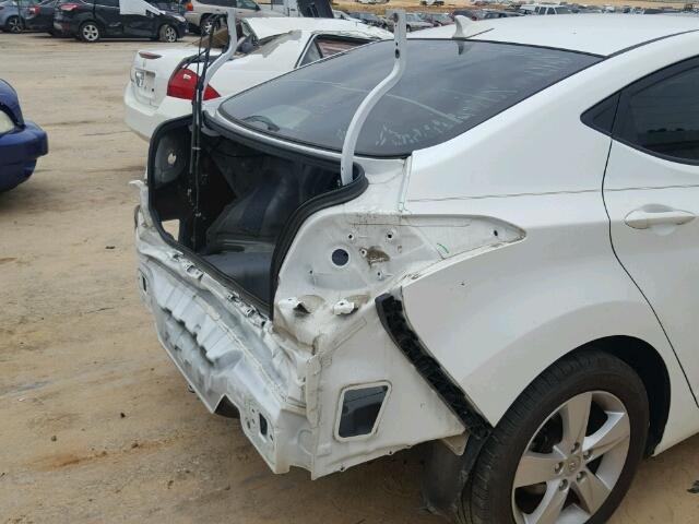 5NPDH4AEXDH380906 - 2013 HYUNDAI ELANTRA GL WHITE photo 9