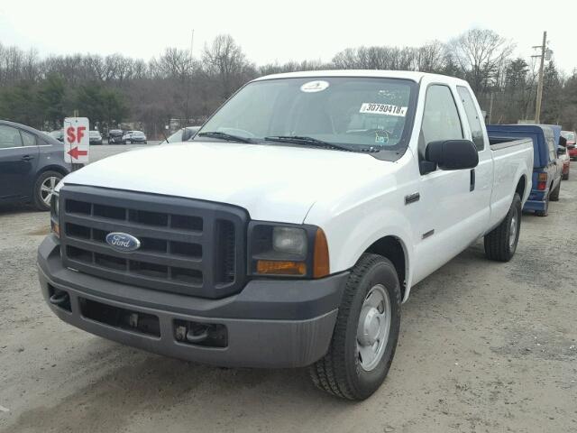 1FTSX20P37EB46662 - 2007 FORD F250 SUPER WHITE photo 2