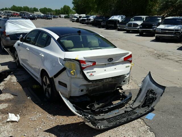 KNAGM4AD2C5031122 - 2012 KIA OPTIMA WHITE photo 3