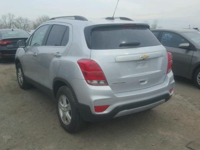 3GNCJPSB2HL140798 - 2017 CHEVROLET TRAX 1LT SILVER photo 3