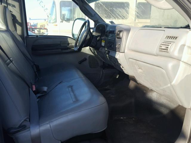 1FDXF46P96EB82054 - 2006 FORD F450 SUPER WHITE photo 5