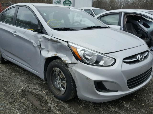 KMHCT4AE5GU029675 - 2016 HYUNDAI ACCENT SE SILVER photo 9