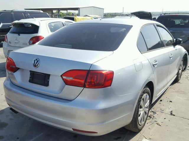 3VW2K7AJ0EM243294 - 2014 VOLKSWAGEN JETTA BASE 银色 照片 4