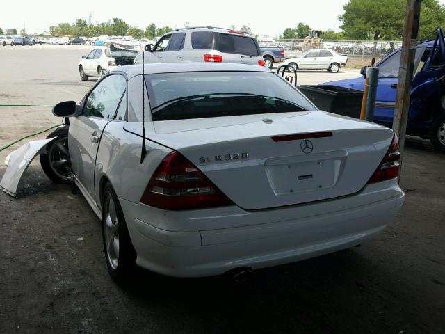 WDBKK65F81F199881 - 2001 MERCEDES-BENZ SLK 320 WHITE photo 3