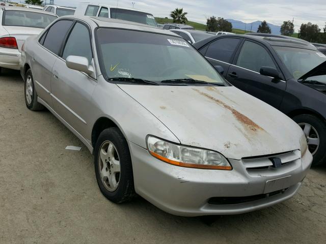 1HGCG1657XA016008 - 1999 HONDA ACCORD EX CREAM photo 1