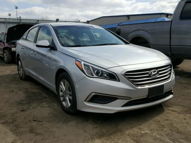 5NPE24AF7HH538820 - 2017 HYUNDAI SONATA SE SILVER photo 1