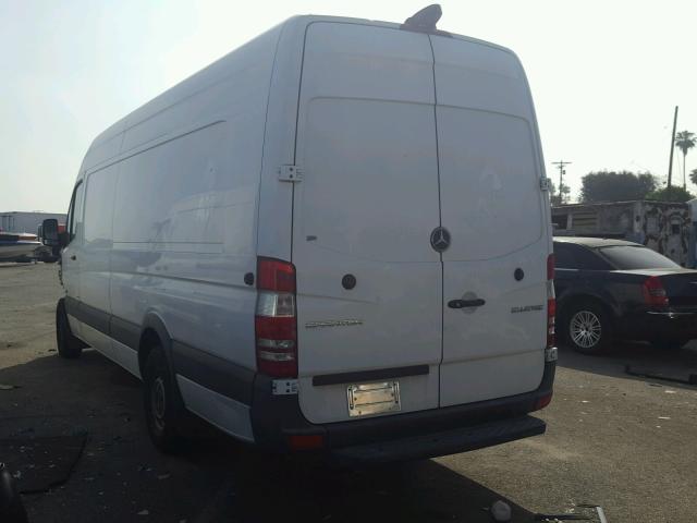 WD3PE8DC4F5957837 - 2015 MERCEDES-BENZ SPRINTER 2 WHITE photo 3