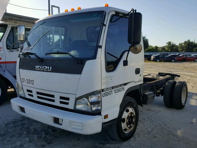 JALC4B16877003812 - 2007 ISUZU NPR WHITE photo 2