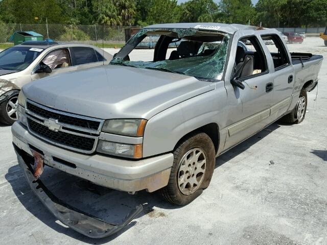 2GCEC13T461132684 - 2006 CHEVROLET SILVERADO GRAY photo 2