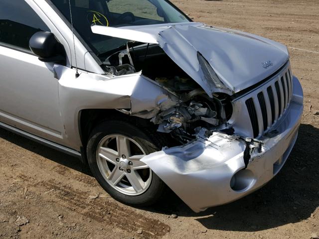 1J8FF47W17D265242 - 2007 JEEP COMPASS SILVER photo 9