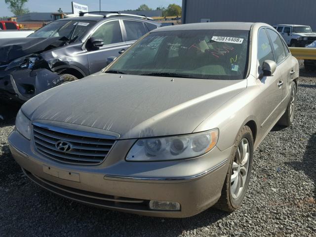 KMHFC46F77A148568 - 2007 HYUNDAI AZERA SE GOLD photo 2