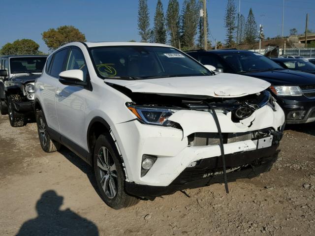 JTMRFREV7JJ718414 - 2018 TOYOTA RAV4 ADVEN WHITE photo 1