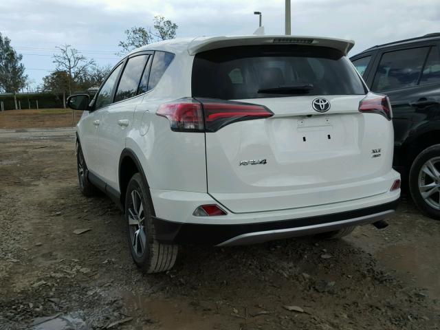 JTMRFREV7JJ718414 - 2018 TOYOTA RAV4 ADVEN WHITE photo 3