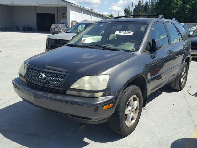 JTJGF10UX20145262 - 2002 LEXUS RX 300 GRAY photo 2