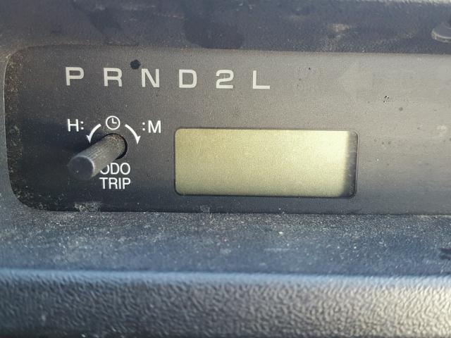 JTLKT324840162440 - 2004 TOYOTA SCION XB GREEN photo 8