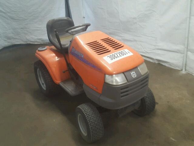 GT2254 - 2000 LAWN MOWER ORANGE photo 1