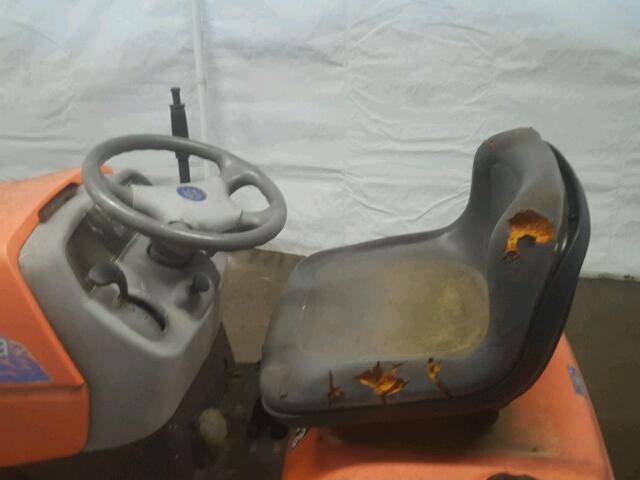 GT2254 - 2000 LAWN MOWER ORANGE photo 6