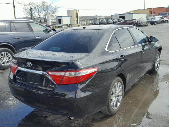 4T4BF1FK0GR579694 - 2016 TOYOTA CAMRY LE Noir photo 4