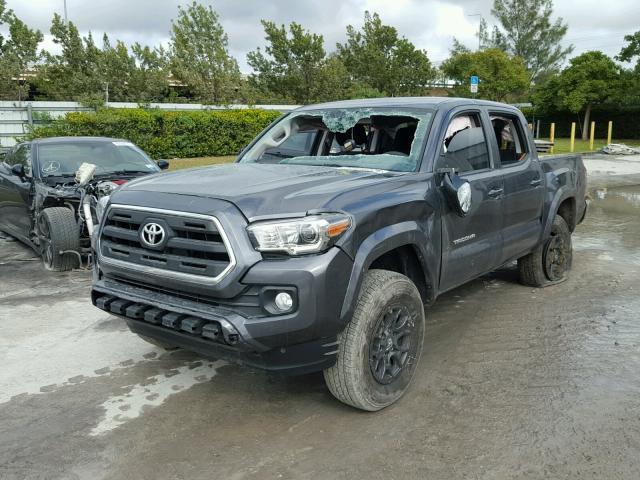 5TFAZ5CN2HX048648 - 2017 TOYOTA TACOMA DOU GRAY photo 2