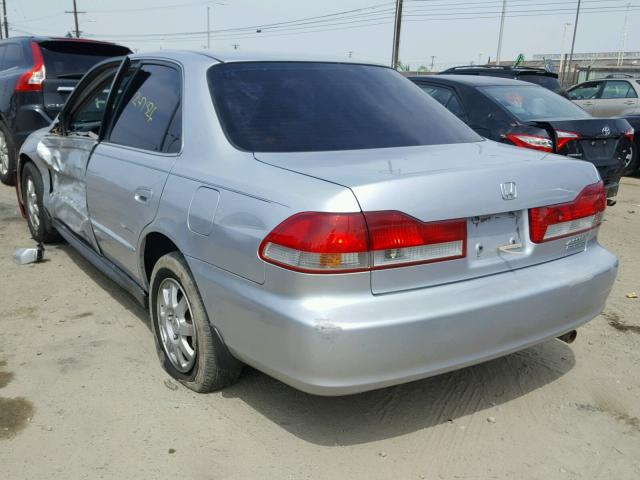 1HGCG56742A160617 - 2002 HONDA ACCORD SE SILVER photo 3