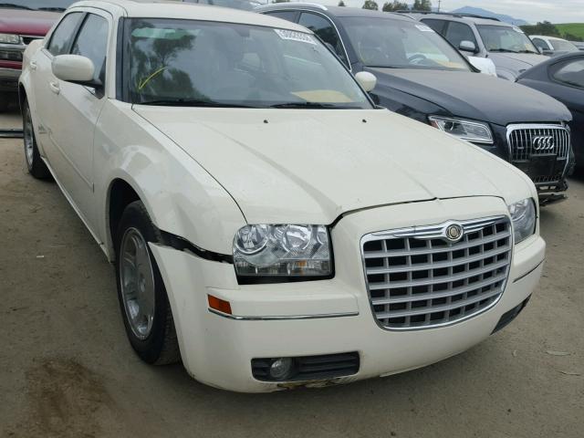 2C3KA53G96H139158 - 2006 CHRYSLER 300 TOURIN CREAM photo 1