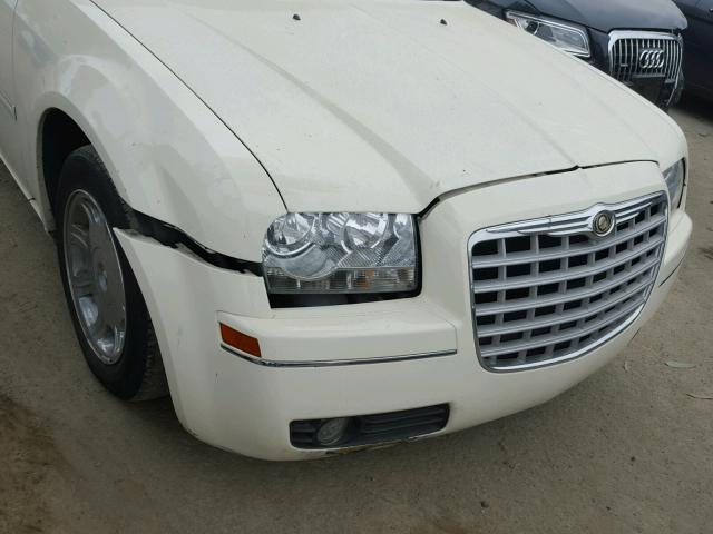 2C3KA53G96H139158 - 2006 CHRYSLER 300 TOURIN CREAM photo 9