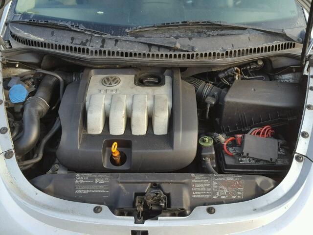 3VWCR21C74M413508 - 2004 VOLKSWAGEN NEW BEETLE 银色 照片 7