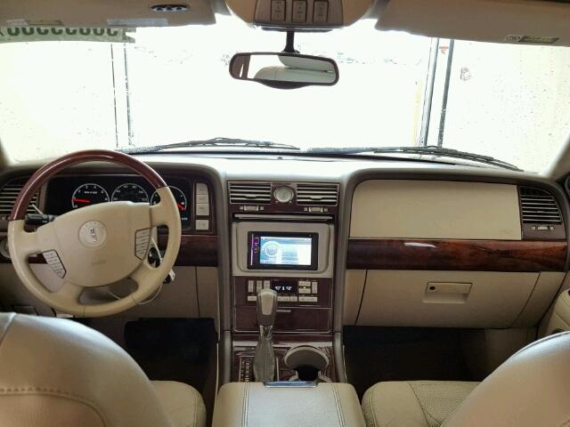 5LMFU27R14LJ43115 - 2004 LINCOLN NAVIGATOR BEIGE photo 9