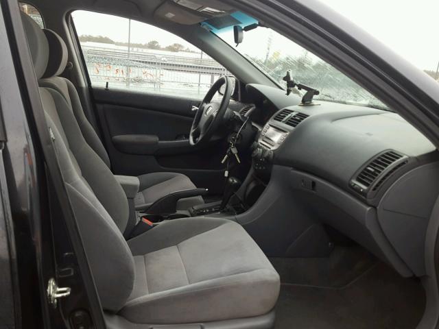 1HGCM56405A100126 - 2005 HONDA ACCORD LX GRAY photo 5